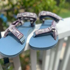 Teva Blue Adventure Sandals with Adjustable Straps Women's Size 6 Multicolor